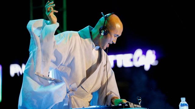 DJ monk divides Buddhists in South Korea