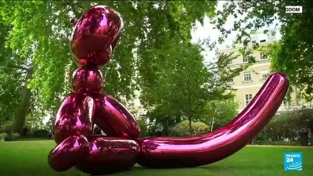 Famous Koons sculpture to be auctioned for Ukriane