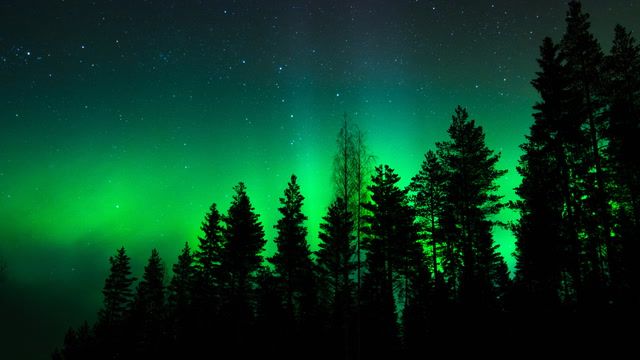 Geomagnetic storm hits Earth, creates light show
