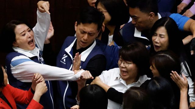 Scuffles break out in Taiwan parliament