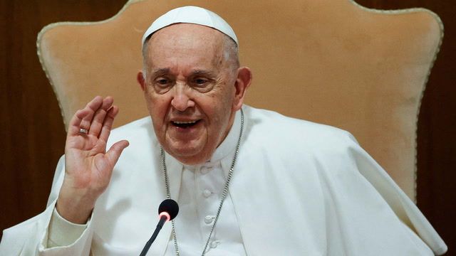 Pope issues rare apology for using homophobic slur