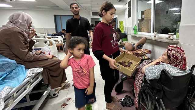 Gaza: Premature babies evacuated to Egypt