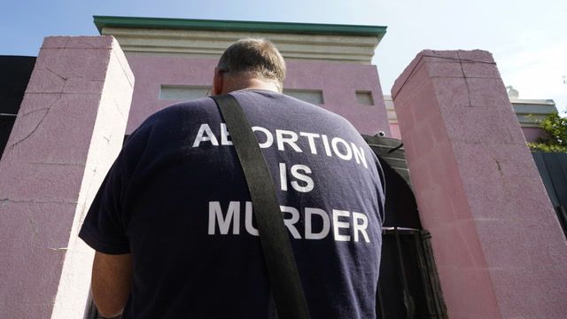 MS abortion clinic files lawsuit against trigger law