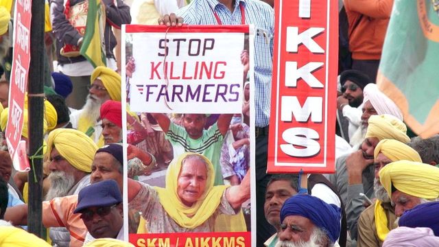 Farmers rally in New Delhi demanding guaranteed crop prices 