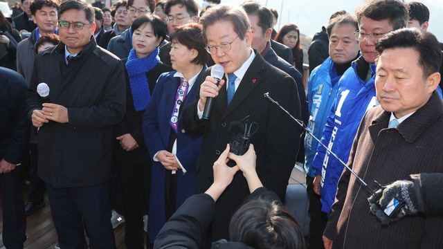 Attacks on politicians mark run-up to South Korea elections