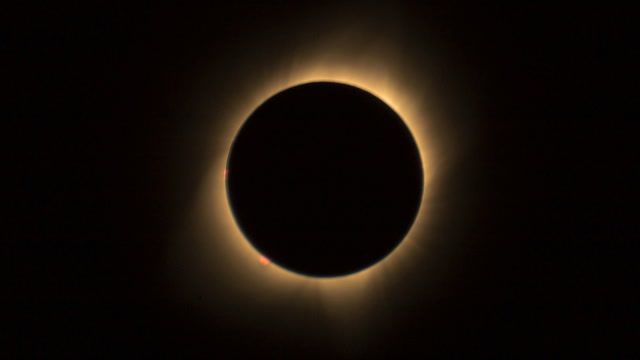 How the solar eclipse can damage unprotected eyes