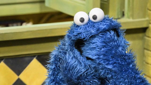Cookie Monster draws attention to 'shrinkflation'