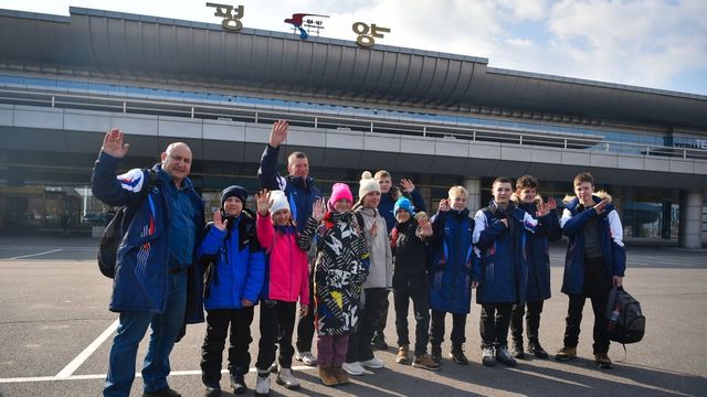 Russian tour group arrives in North Korea