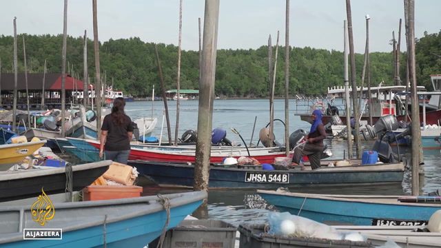 Climate change forces Malaysian fishermen to adapt