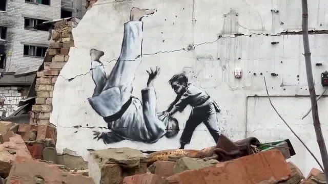 Thieves attempt to steal Banksy mural in Ukraine