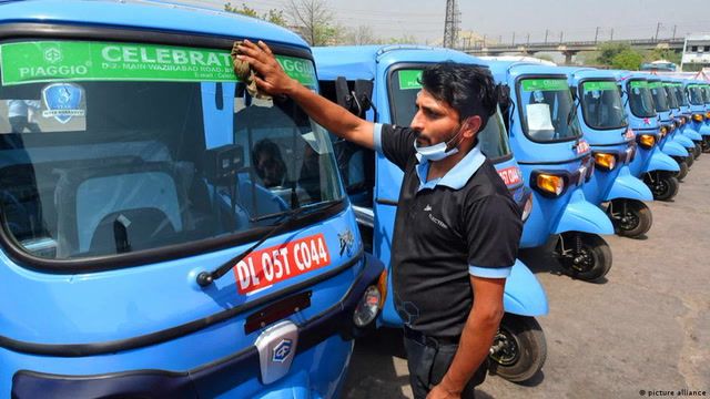 Electric rickshaws conquer Indian cities