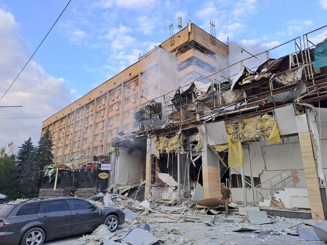 Kharkiv schools go underground amid Russian bombardments