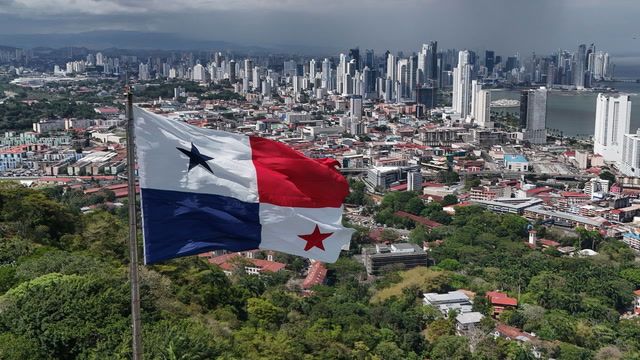 Panama votes amid a political crisis
