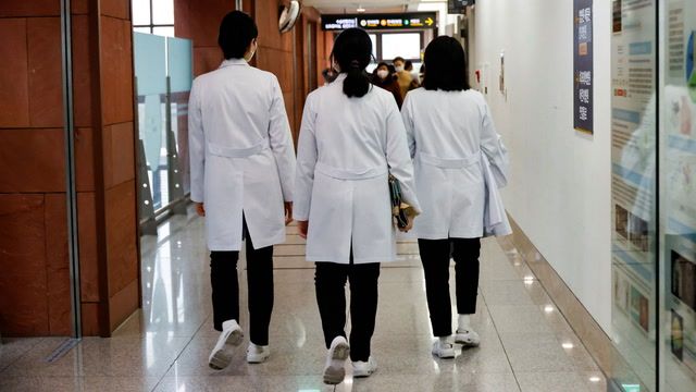South Korea doctors walk off job in protest of new rules