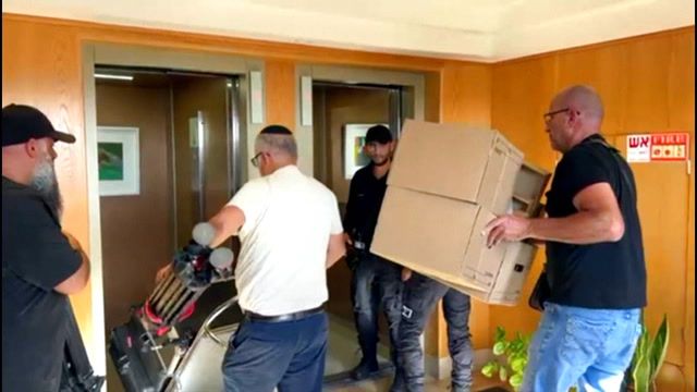 Israeli police raids Al Jazeera office after shutdown order