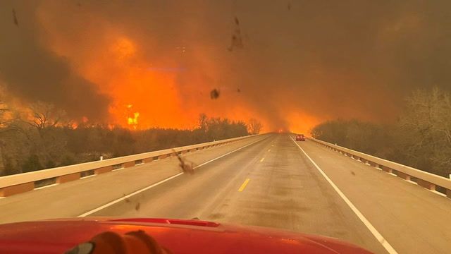 Wildfires burn out of control in Texas 