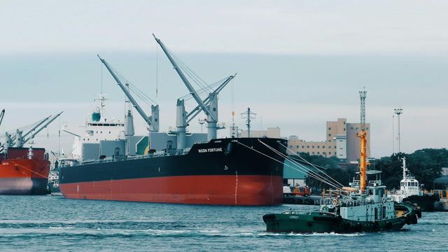 Houthi missile strike kills three on Red Sea merchant ship