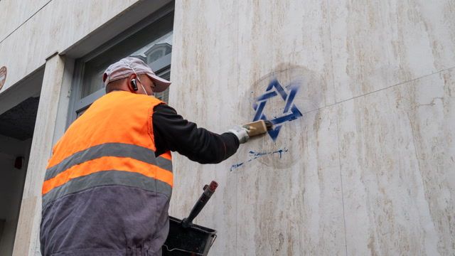 French officials denounce surge of antisemitism