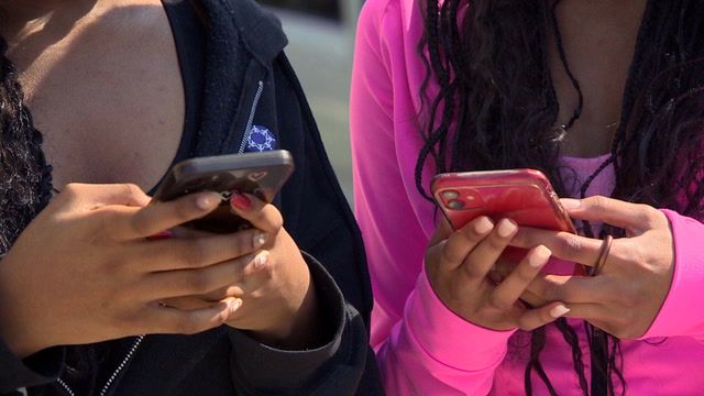 Tinder-style app for teens could pose 'online danger'
