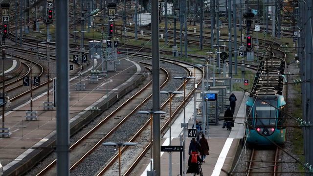 France rail worker strike disrupts travel plans 