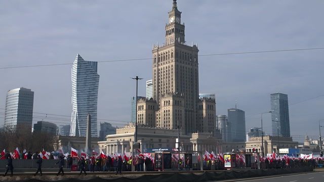 Polish farmers blockade food shipments from Ukraine