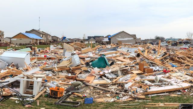 U.S midwest cleaning up after powerful tornadoes
