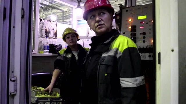 As men fight, women keep Ukraine coal mines going