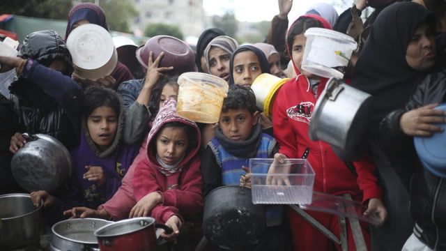 Threat of famine for 576,000 Palestinians