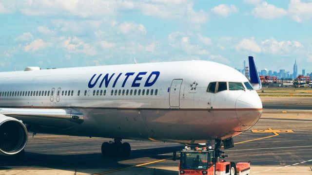 United Airlines flight diverted after bomb threat