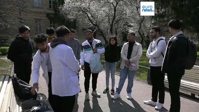 Medical students brave war to study in Ukraine