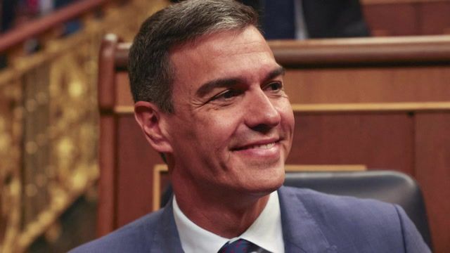 Pedro Sanchez stays on as Spain's prime minister