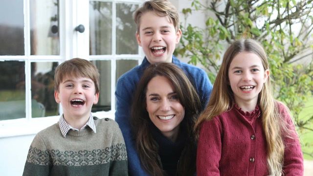 Princess Catherine apologizes for editing family photo