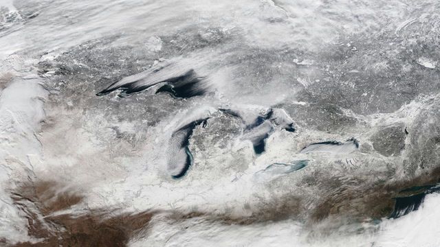 Lack of ice in the great lakes concerns climate scientists