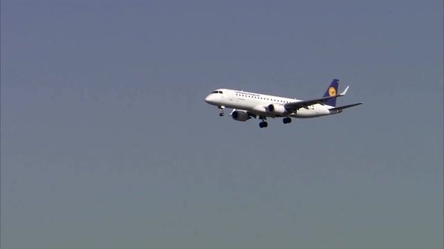 Lufthansa suspends Iran flights, agrees pay deal