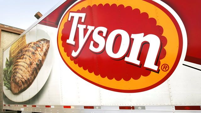 Tyson foods wants to hire 52,000 migrants