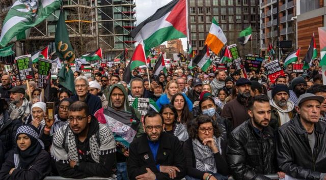 Thousands of pro-Palestine supporters march in London