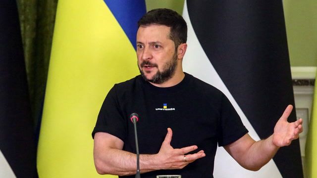 Zelenskyy urges world to 'stick with Ukraine'