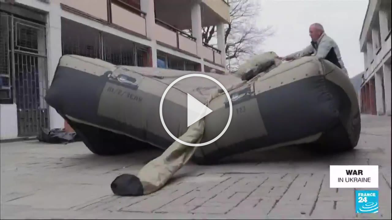 Inflatable tanks used as decoys in Ukraine